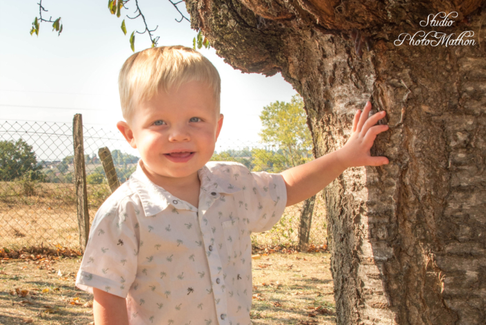 photographie enfant en extérieur Paray-le monial